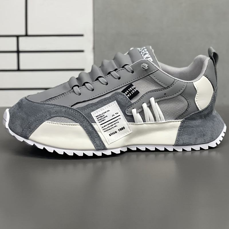 Sneakers Bouncing